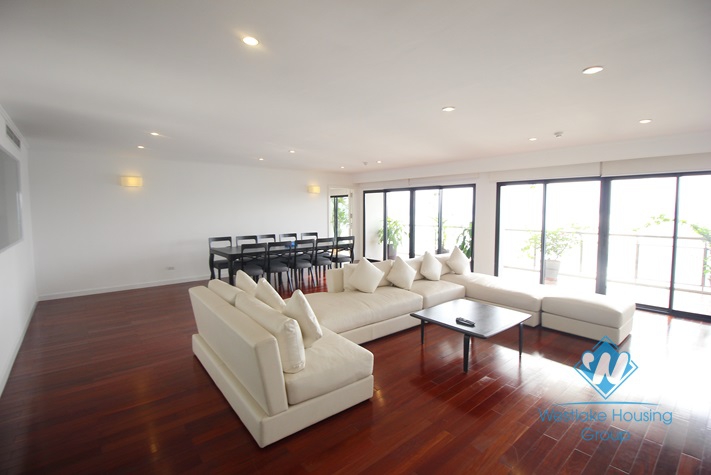 Wonderful apartment with stunning lakeview, nice furniture, outdoor swimming pool and gym